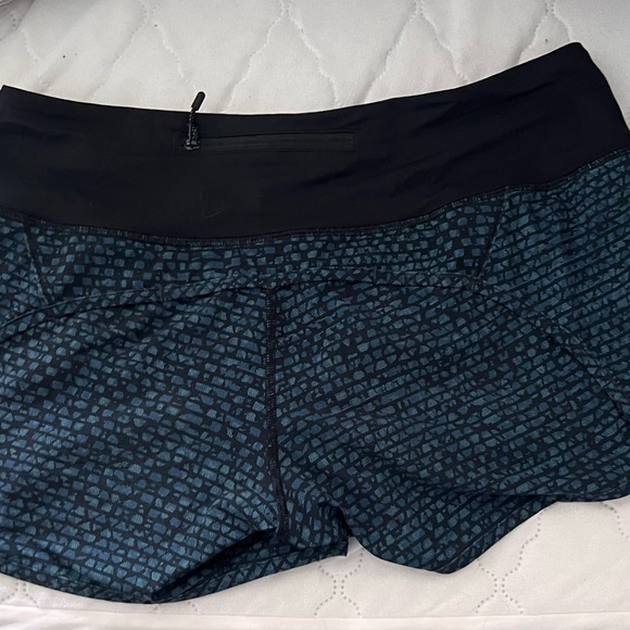 Lululemon shorts - Picture 3 of 5